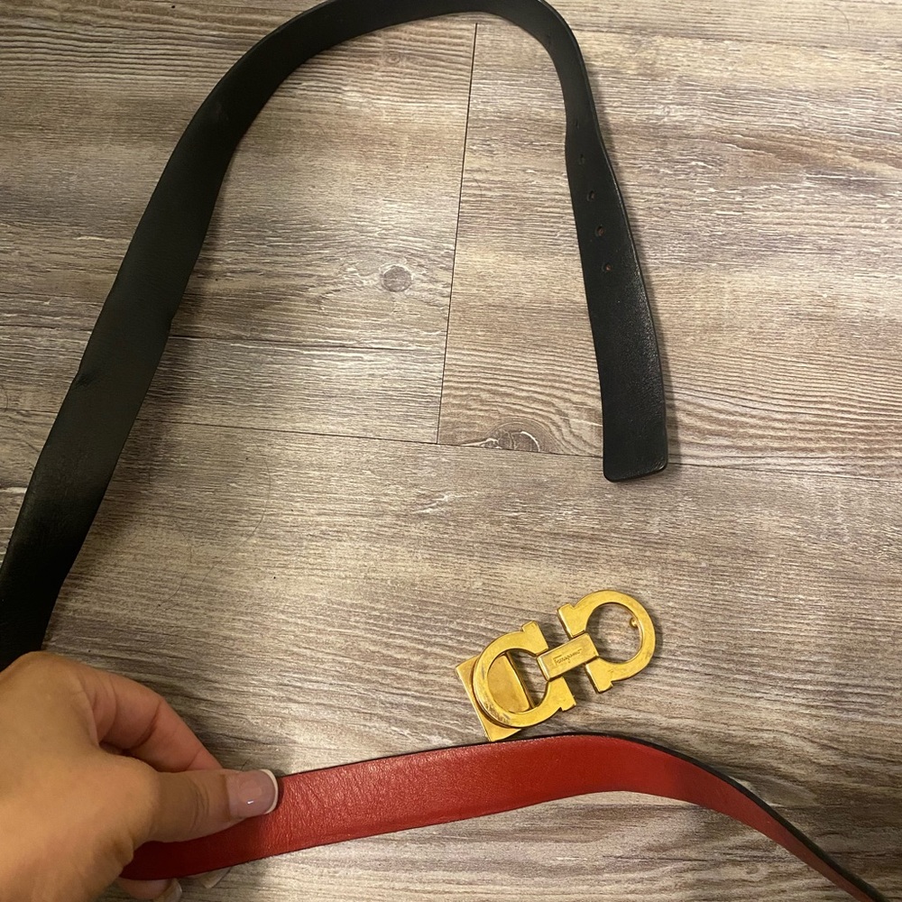 Reversible belt